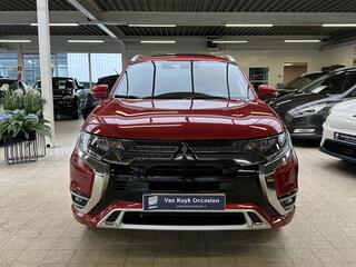 Mitsubishi OUTLANDER 2.4 PHEV Instyle NL AUTO / AUTOMAAT / TREKHAAK / EXTRA WIELENSET / KANTEL-SCHUIF DAK / ADAPTIVE CRUISE CONTROL / STOELVERWARMING / STUURVERWARMING / 360 CAMERA / BLUETOOTH / DAB / PARKEERSENSOREN VOOR&ACHTER