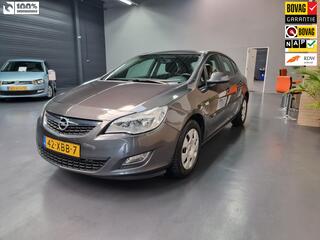 Opel ASTRA 2.0 CDTi Cosmo 1E EIEGNAAR AUTOMAAT NAVI NL AUTO NAP