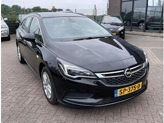 Opel ASTRA Sports Tourer 1.6 CDTI Business+ 110PK. Bovag GARANTIE! Vaste trekhaak, Navi, DAB+, PDC, Climate control, Cruise control, 16"Lichtmetalen velgen, Eerste eigenaar.