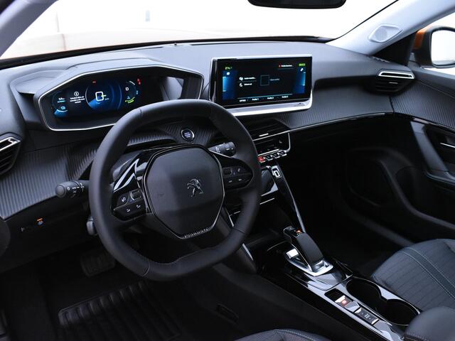 Peugeot 2008 SUV EV Allure Pack 50kWh 136pk Automaat | NIEUW | Navigatie | Camera | Verwarmbare Stoelen | 3-Fase Laden |