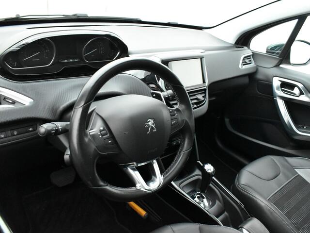 Peugeot 2008 Crossover Allure 82pk ETG Automaat | Navigatie | Glazen Panoramadak | 16" Lichtmetalen Velgen | Climate Control |
