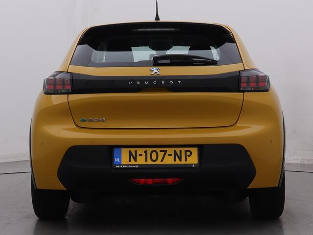 Peugeot 208 Active EV 50 kWh 136p Automaat | Incl. BTW | Navi via AppleCarplay | Parkeersensoren | Cruise Control | Stoelverwarming |