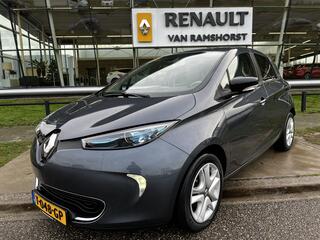 Renault ZOE E-Tech Electric R90 Intens 41 kWh (AccuHuur) / Parkeersensoren. Achter / Navi / Cruise / Airco / Navi / Bluetooth / Elek Ramen V / Elek Spiegels /
