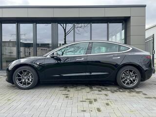 Tesla Model 3 Standard RWD Plus 4% bijtelling geen ex lease wagen geweest een prachtige auto nieuwe banden