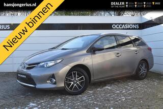 Toyota AURIS Touring Sports 1.8 Hybrid | AUTOMAAT | TREKHAAK | NAVI | CAMERA | GLAZENDAK | CAMERA | PDC | LMV