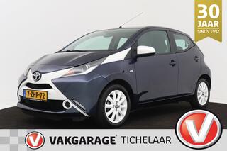 Toyota AYGO 1.0 VVT-i x-play | Org NL | Volledig Ond | Navigatie | Airco | 15" Velgen |