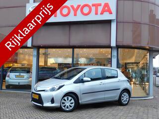Toyota YARIS 1.5 Full Hybrid Aspiration NAVIGATIE / 67.000 KM !!!!