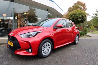 Toyota YARIS 1.5 Hybrid Active CLIMA I CRUISE I CAMERA I APPLE-CARPLAY 9dkm!