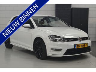 Volkswagen GOLF 1.6 TDI Connected Series // 120.000 km // NAVI // CRUISE // CLIMA // R-LINE //