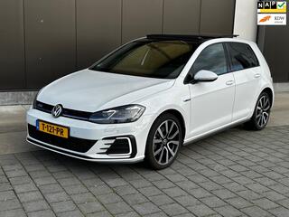 Volkswagen GOLF 7.5 1.4 TSI PHEV GTE l Pano l ACC l Keyless l Carplay l E-Sound l Lane-Assist l Navi l VDOH l