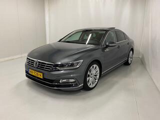 Volkswagen PASSAT 1.4 TSI ACT Edition R line 19inch ACC 360°Camera Panodak Trekaak Leer Navigatie