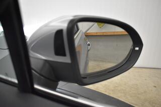 Volkswagen PASSAT GTE R-Line Head-Up Disc pro Navi Virtual Dyn Audio Panodak 360º Camera Virtual