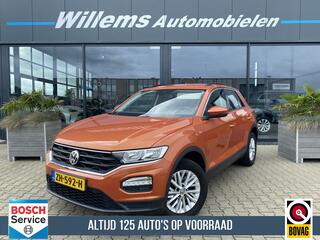 Volkswagen T-Roc 1.0 TSI Style Climate Control , Stoelverwarming , Pdc, Adapyieve cruise.