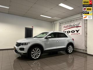 Volkswagen T-Roc 1.5 TSI Style * Automaat / Virtual Cockpit / Carplay / Trekhaak / LED / NL Auto *