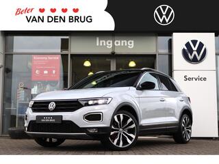 Volkswagen T-Roc 1.5 TSI 150pk Sport | Panoramadak | Navigatie | Keyless | Stoel- & stuurverwarming | LED | PDC + Camera | Digital display | 19" LM | 1e eigenaar |