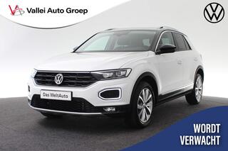 Volkswagen T-Roc 1.5 TSI 150PK Style | Camera | LED | Stoelverwarming | Privacy glas | Zwart dak | 17 inch