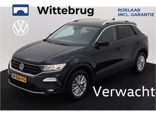 Volkswagen T-Roc 1.0 TSI Style Executive Navigatie / Parkeersensoren / Carplay / Camera / Achterklep elektrisch bedienbaar