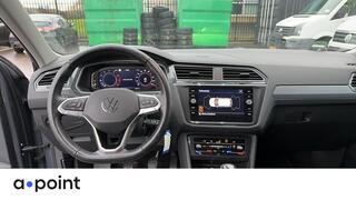 Volkswagen TIGUAN 1.5 TSI Life 130PK | Climate control | Parkeersensoren voor + achter | Elektrische kofferklep |
