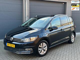 Volkswagen TOURAN 1.2 TSI HIGHLINE 7 PERSOONS, PANORAMADAK, TREKHAAK, DEALER ONDERHOUDEN