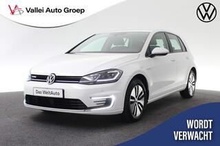 Volkswagen e-Golf 136PK | LED | 16 inch | Parkeersensoren  | Apple CarPlay / Android auto | DAB