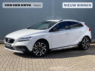 Volvo V40 CROSS COUNTRY 2.0 T3 Nordic+ styling pakket standkachel on call 18 inch extra getint glas