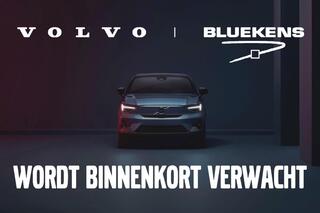 Volvo V60 T3 225pk R-Design - WORDT VERWACHT - Parkeerverwarming - Navigatie - Dual Xenon koplampen - Leder/Nubuck - Verwarmbare voorstoelen - Verwarmbare voorruit - Parkeersensoren achter - Regensensor - Getint Glas - 18' Titania - Side Scuff Plates